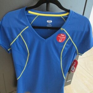 Fila Active shirt - Size Medium - NWT